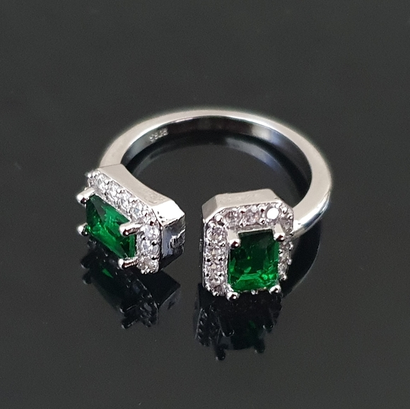 Double Square Cut Green Crystal Adjustable Ring - Picture 3 of 3